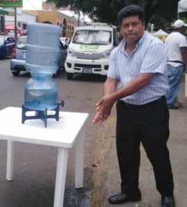 En el Salón Comunal de Barrio Lourdes se prepara la reunión Barrio Lourdes para abordar el incremento tarifas agua Santo Domingo.