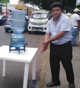 En el Salón Comunal de Barrio Lourdes se prepara la reunión Barrio Lourdes para abordar el incremento tarifas agua Santo Domingo.