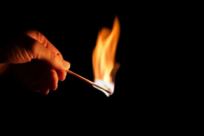 PRENDE FUEGO