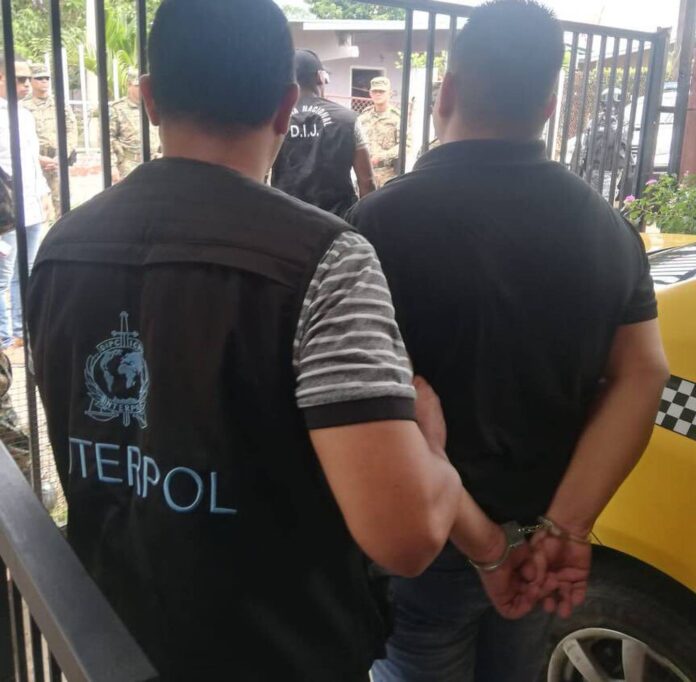 detenido tico (1)