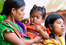 Hospital adapta parto a cultura indígena Mujeres y una niña de una comunidad indígena