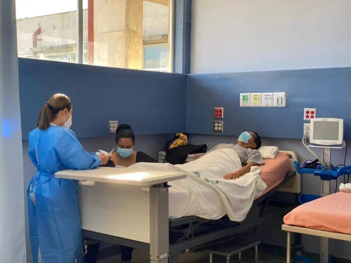 Paciente recibe atención en un centro hospitalario