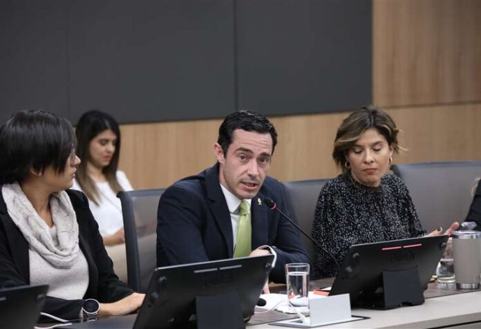 manuel-morales_1905564969_760x520