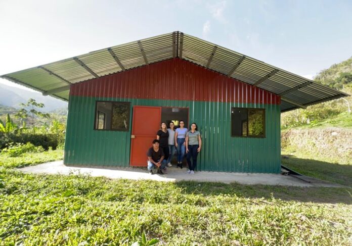 Edificio comunitario en una zona rural