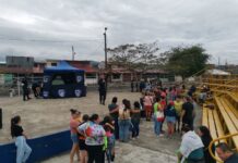 LOS DOCENTES FRENTE AL ESPEJO