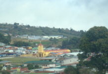EMPRESA SIGMA CONTAMINA QUEBRADA LOCAL Vista panorámica de una comunidad
