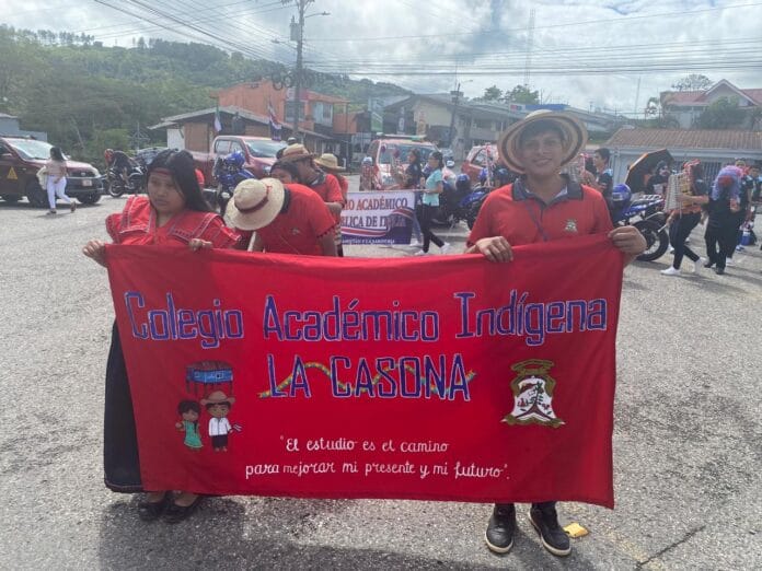comunidad indigena Marcha de una comunidad indígena