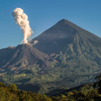 Volcán-Santa-María-y-Santiaguito