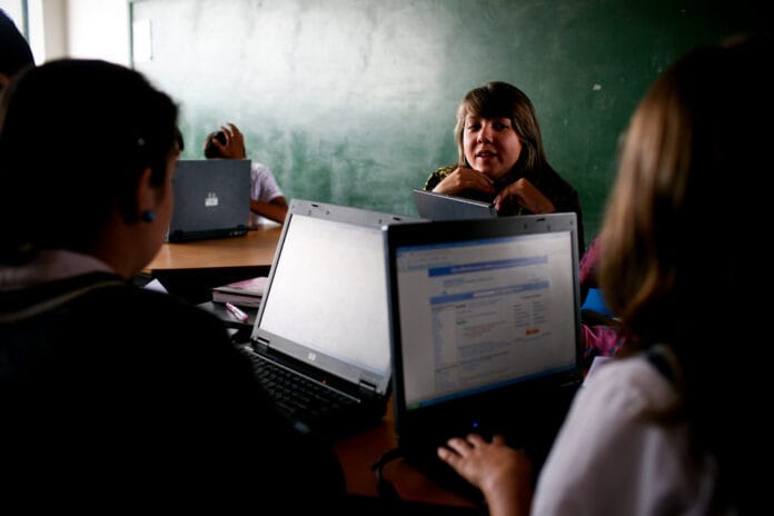 La-Ceja-Colombia-education-class-2