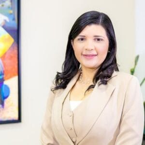 Ministra de Trabajo y Desarrollo Laboral Jackeline Muñoz presentó una demanda de disolución ante la justicia por presuntos actos de extorsión, violencia, estafa, abuso de poder y uso indebido de recursos.