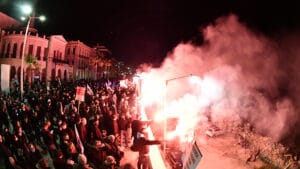 Rechazo al uso del puerto en conflictos bélicos y solidaridad con Palestina.