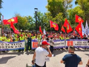 Participantes de la Conferencia de la WFTU en Larnaca, Chipre, discuten estrategias para la justicia laboral en el mundo árabe.