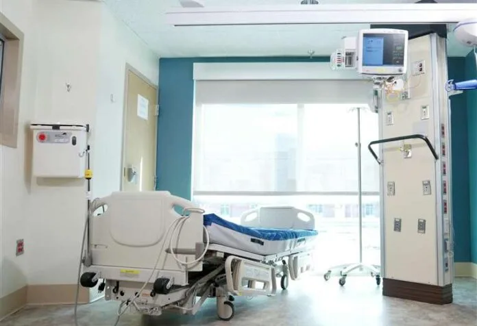 Habitación hospitalaria sin pacientes