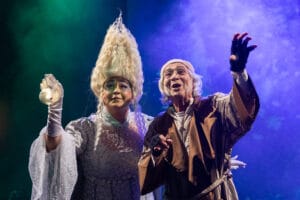 “Redescubrí la magia de la Navidad… un viaje al Londres victoriano lleno de música, fantasía y emociones.” CRTurnos