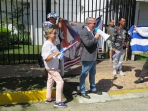 Protesta de cubanos en conmemoración de los 77 años de la declaracion Universal del los Derechos Humanos /Foto-Aracelly Sequeira_InformativoJBS