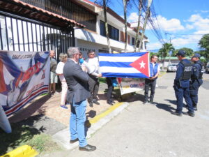 Protesta de cubanos en conmemoración de los 77 años de la declaracion Universal del los Derechos Humanos /Foto-Aracelly Sequeira_InformativoJBS