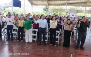Educación en Nicaragua: autoridades y docentes durante el Encuentro Nacional “Victorias de la Educación y la Paz”, que conmemora 19 años de políticas educativas en la Costa Caribe y Granada.